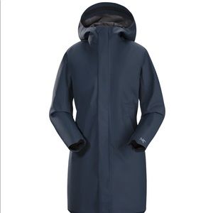New Black Arcteryx Raincoat - Goretex Codetta
